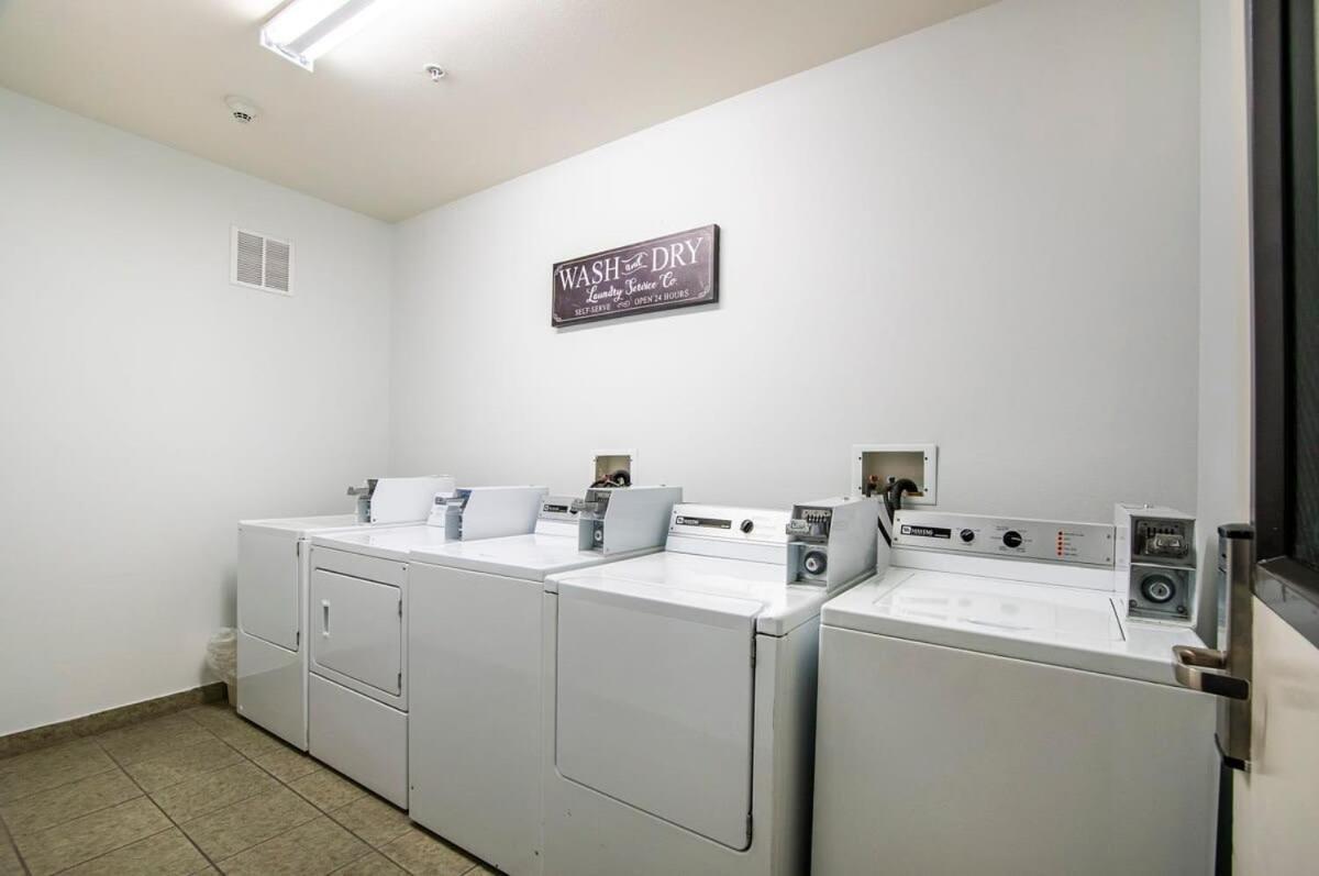 Sierra Vista Studio Apartment With Full Kitchen And King Bed Exterior photo
