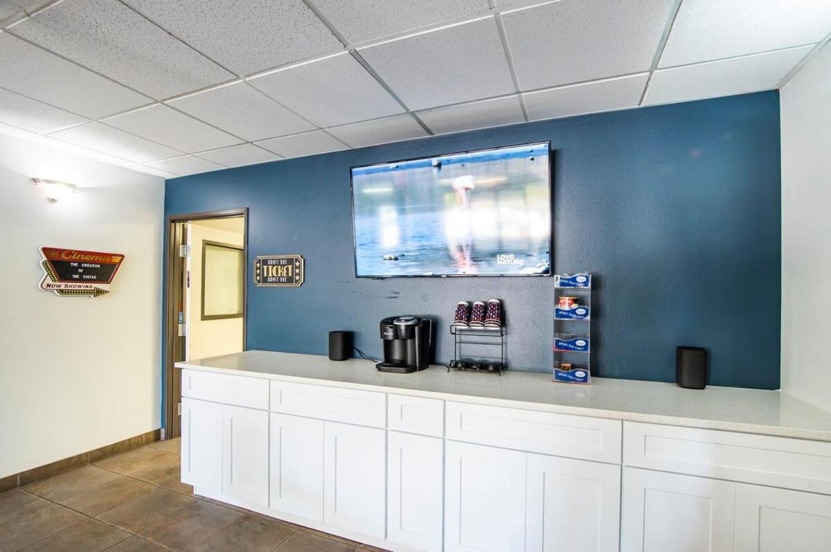 Sierra Vista Studio Apartment With Full Kitchen And King Bed Exterior photo