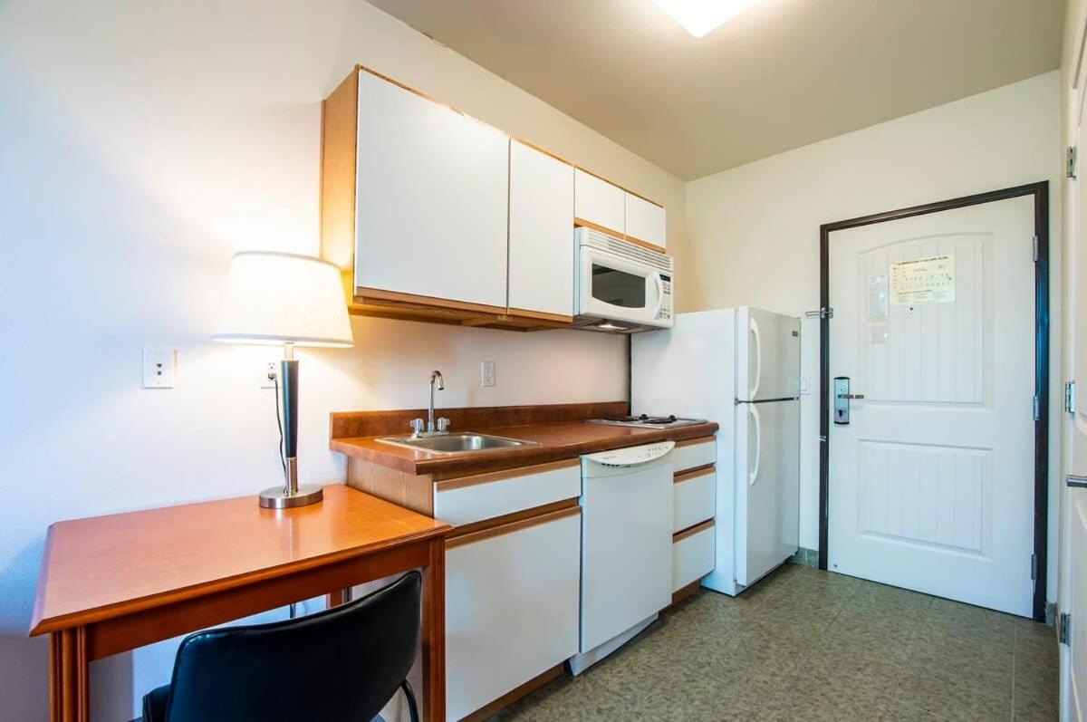 Sierra Vista Studio Apartment With Full Kitchen And King Bed Exterior photo